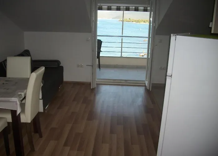 アパート Kala Janjina